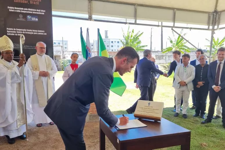 Lançamento da pedra fundamental